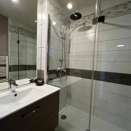 Lejlighed T2 Avec Terrasse Et Parking Prive - Hyper-centre - Fr-1-319-13 *